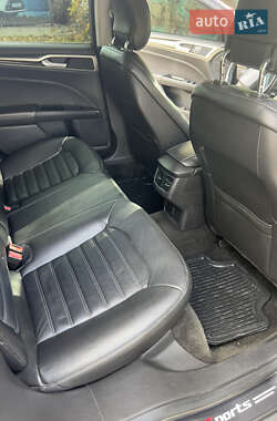 Седан Ford Fusion 2013 в Львові