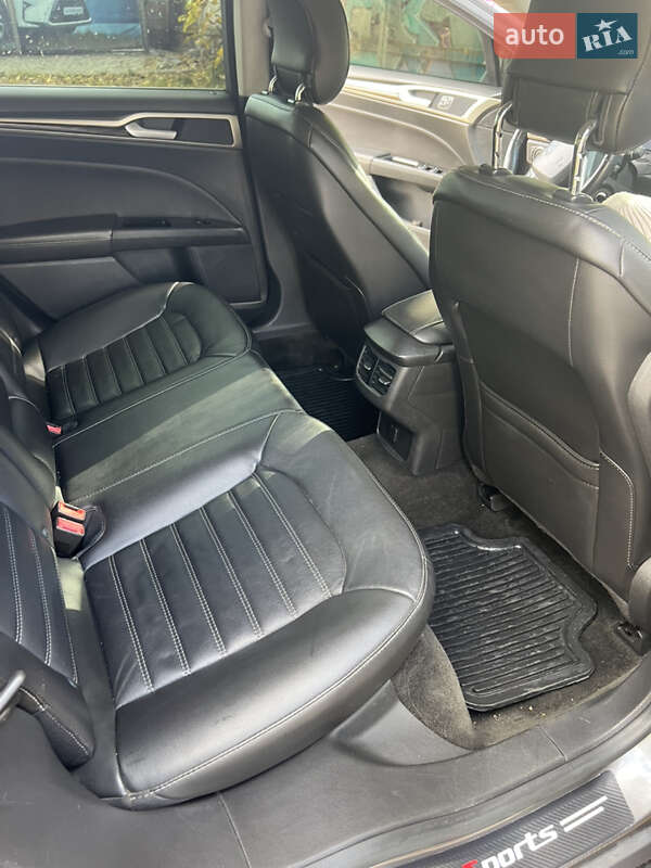 Седан Ford Fusion 2013 в Львові