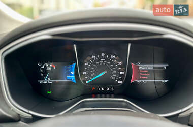 Седан Ford Fusion 2014 в 