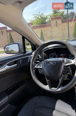 Седан Ford Fusion 2013 в 