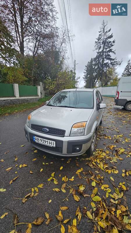 Хэтчбек Ford Fusion 2008 в 