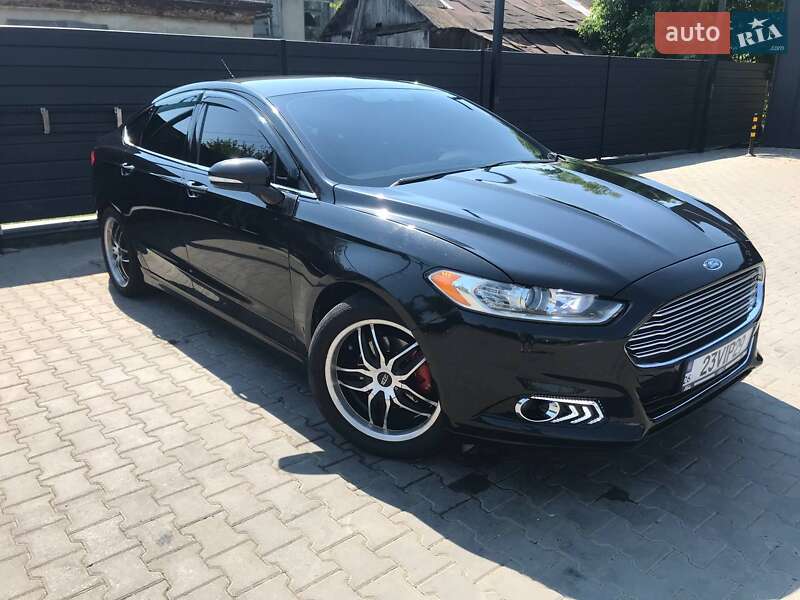 Седан Ford Fusion 2014 в Чернівцях