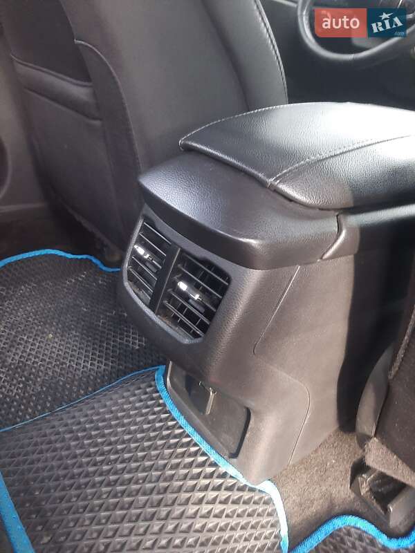 Седан Ford Fusion 2014 в Чернівцях