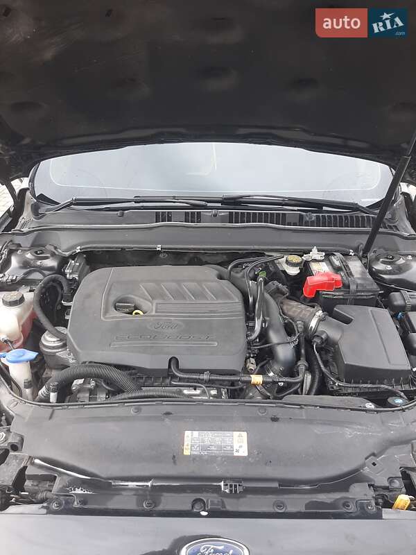 Седан Ford Fusion 2014 в Чернівцях