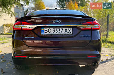 Седан Ford Fusion 2016 в 