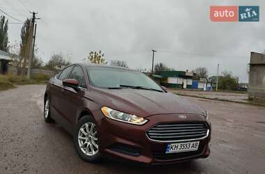 Седан Ford Fusion 2015 в Малині