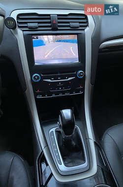 Седан Ford Fusion 2013 в  фото 23 Седан Ford Fusion 2013 в