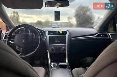 Седан Ford Fusion 2016 в 