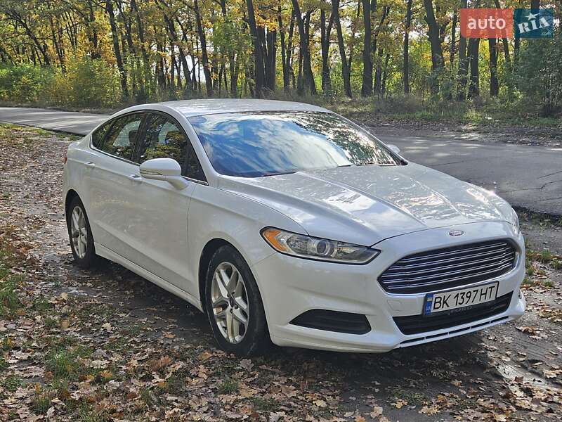 Седан Ford Fusion 2013 в Умани