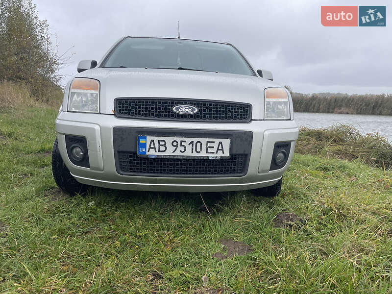 Хетчбек Ford Fusion 2011 в 