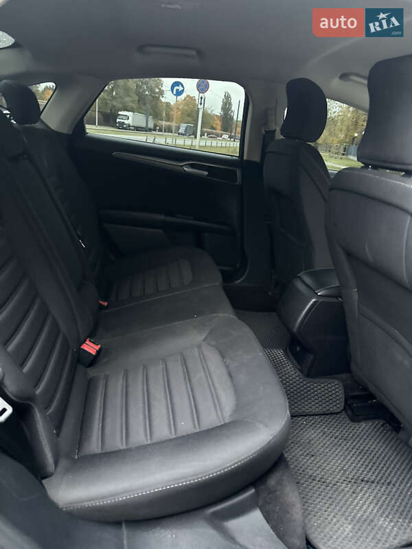 Седан Ford Fusion 2017 в Львові