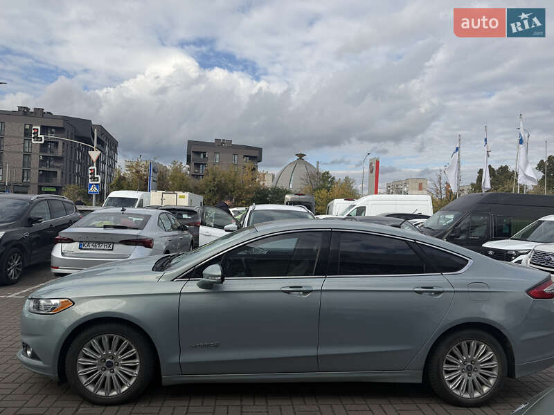 Седан Ford Fusion 2013 в Львові