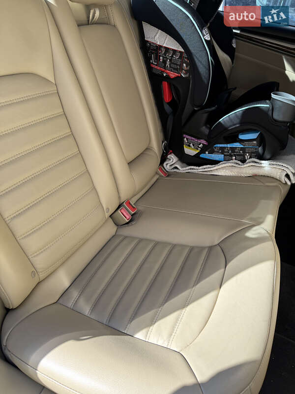 Седан Ford Fusion 2013 в Львові