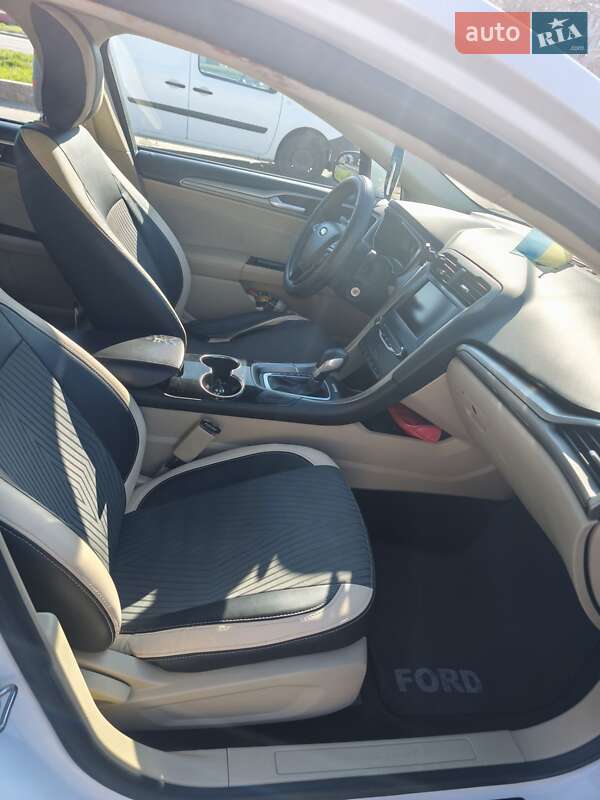 Седан Ford Fusion 2014 в Львові