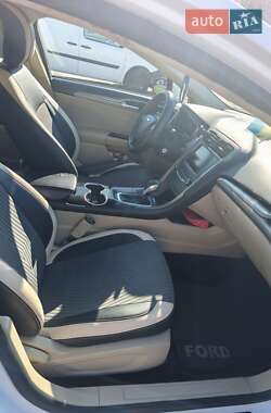 Седан Ford Fusion 2014 в  фото 2 Седан Ford Fusion 2014 в