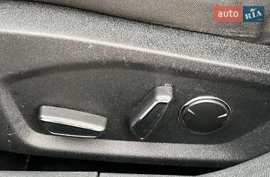 Седан Ford Fusion 2019 в 