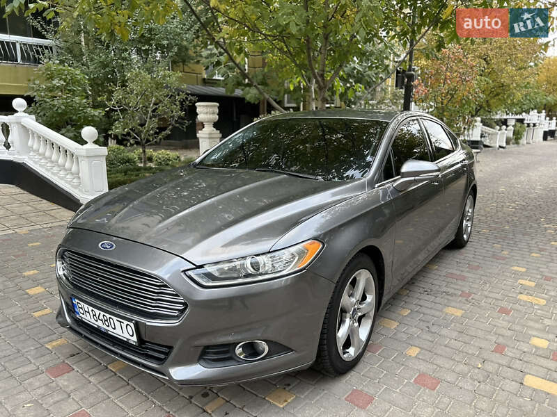 Седан Ford Fusion 2013 в Одесі