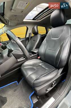 Седан Ford Fusion 2014 в 