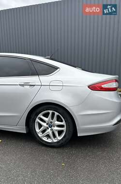 Седан Ford Fusion 2013 в 