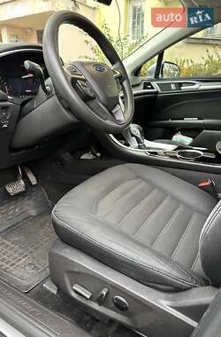 Седан Ford Fusion 2013 в 