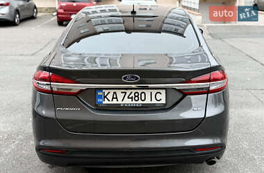 Седан Ford Fusion 2016 в 