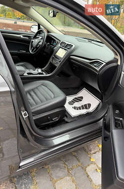 Седан Ford Fusion 2018 в  фото 16 Седан Ford Fusion 2018 в