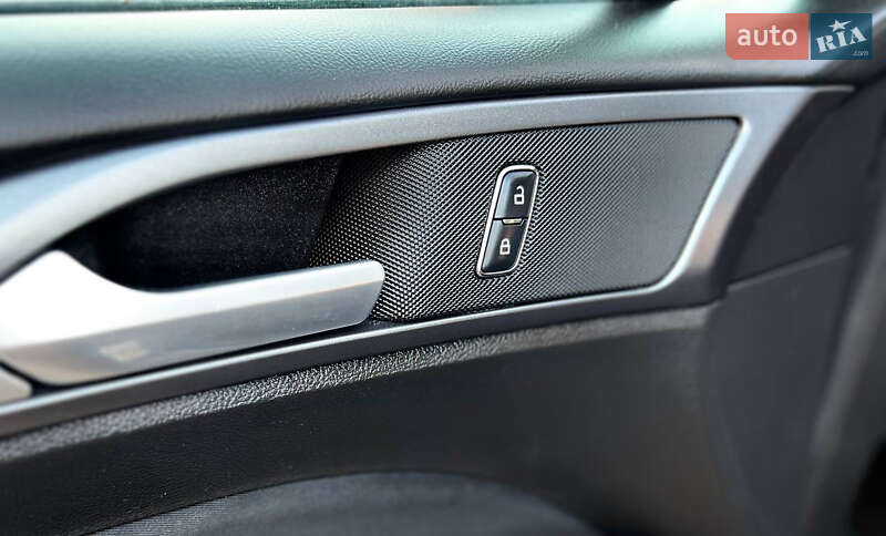 Седан Ford Fusion 2015 в Виннице