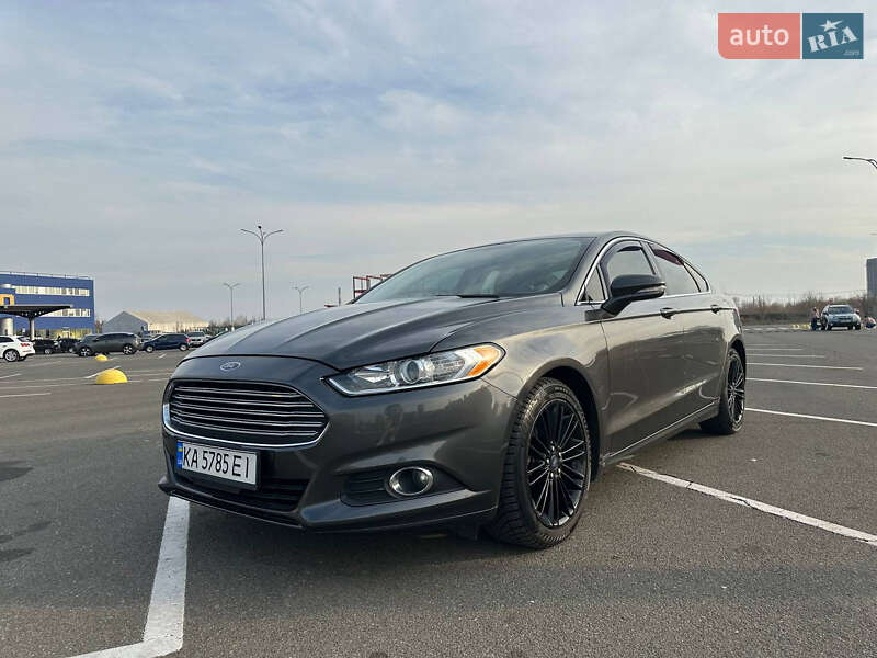 Седан Ford Fusion 2015 в 