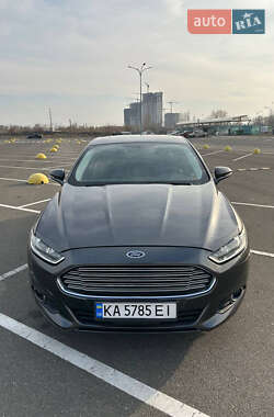 Седан Ford Fusion 2015 в 