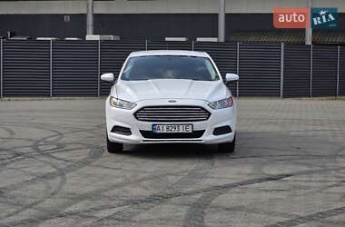 Седан Ford Fusion 2015 в  фото 2 Седан Ford Fusion 2015 в
