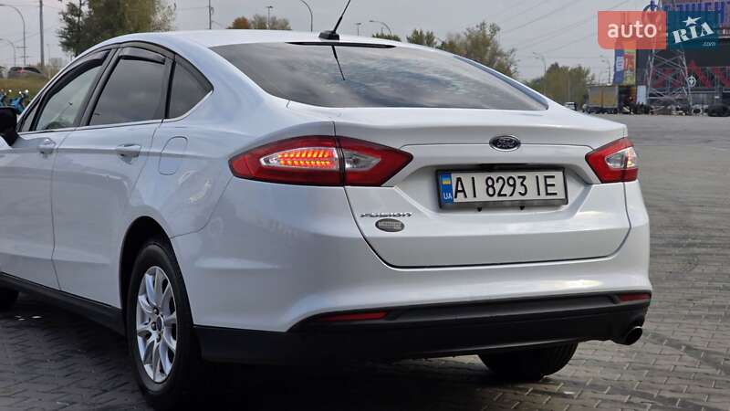 Седан Ford Fusion 2015 в Києві