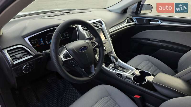 Седан Ford Fusion 2015 в Києві