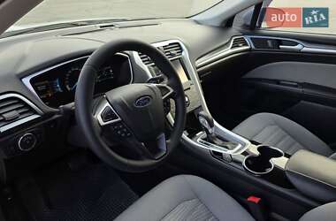Седан Ford Fusion 2015 в  фото 21 Седан Ford Fusion 2015 в
