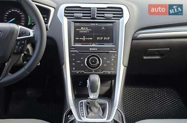Седан Ford Fusion 2015 в  фото 25 Седан Ford Fusion 2015 в