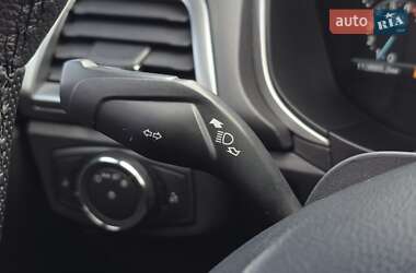 Седан Ford Fusion 2015 в  фото 36 Седан Ford Fusion 2015 в