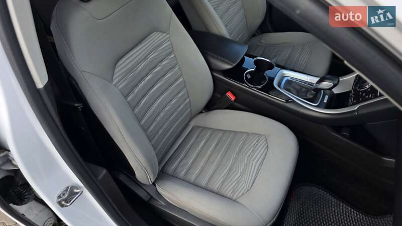 Седан Ford Fusion 2015 в Києві