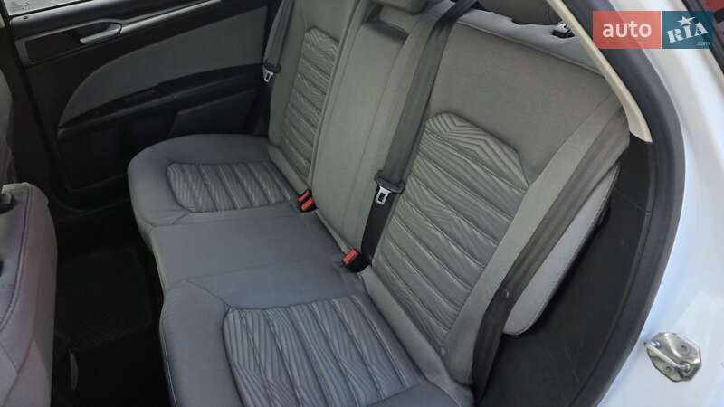 Седан Ford Fusion 2015 в Києві