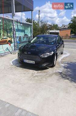 Седан Ford Fusion 2015 в Старій Вижівці