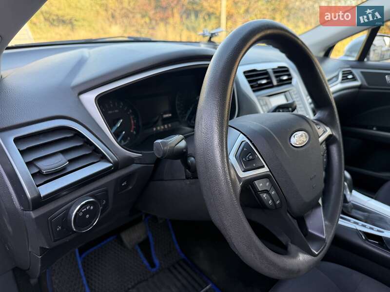 Седан Ford Fusion 2013 в Шептицькому