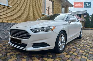 Седан Ford Fusion 2014 в Краснограді
