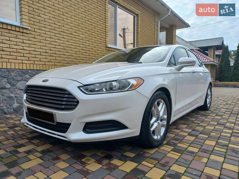 Седан Ford Fusion 2014 в 
