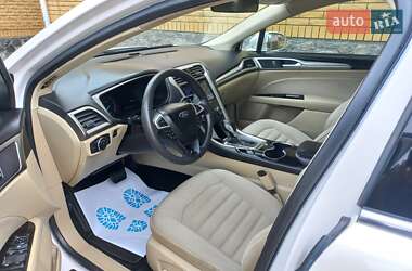 Седан Ford Fusion 2014 в 