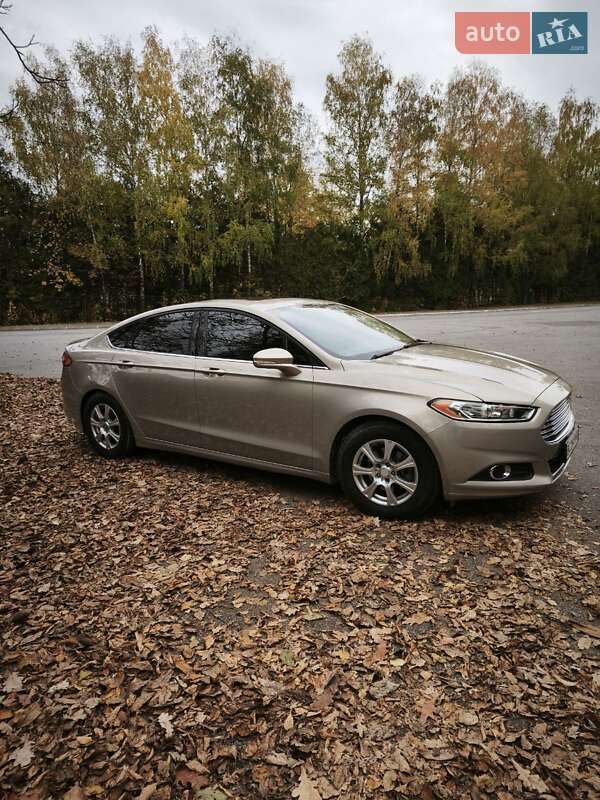 Седан Ford Fusion 2014 в Трускавці