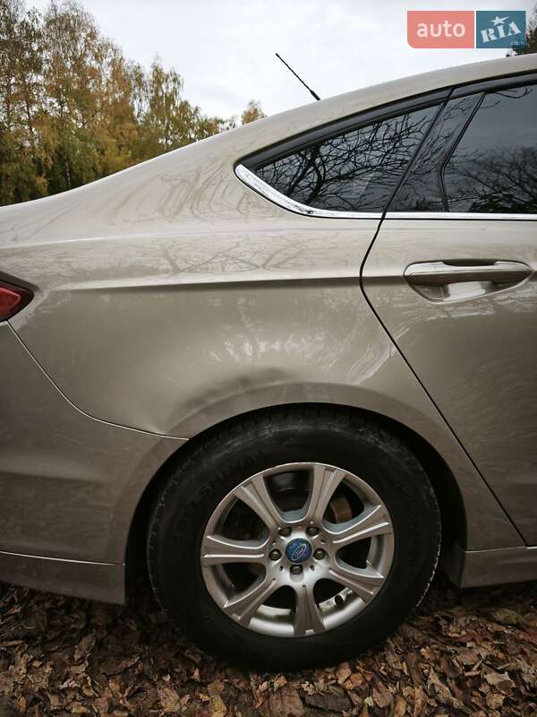 Седан Ford Fusion 2014 в Трускавці