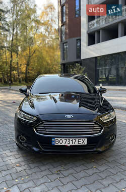 Седан Ford Fusion 2013 в 