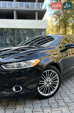 Седан Ford Fusion 2013 в 