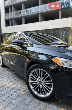 Седан Ford Fusion 2013 в 