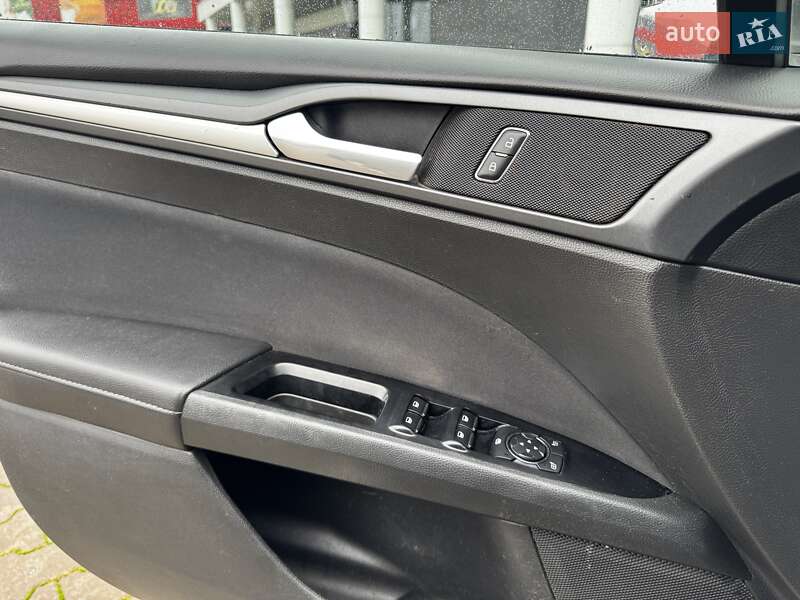 Седан Ford Fusion 2013 в Києві фото 21 Седан Ford Fusion 2013 в Києві