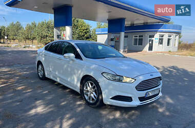 Седан Ford Fusion 2016 в Львові