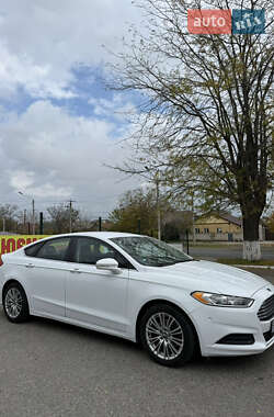 Седан Ford Fusion 2015 в 